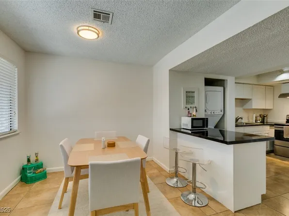 5725 Smoke Ranch Rd Unit A, Las Vegas, NV 89108