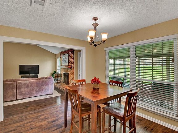 4th image of 5348 Weddington Ct