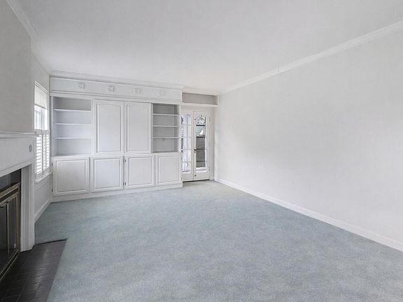 4th image of 701 Elmore St