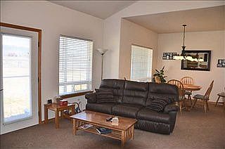 5th image of 1054 Carolyns Ln