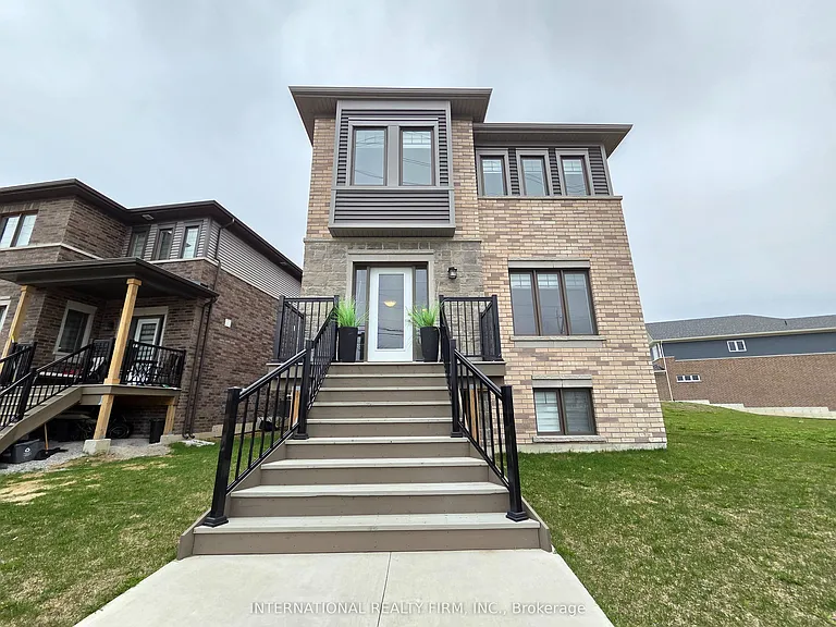 23 Harvest Cres — Photo 2