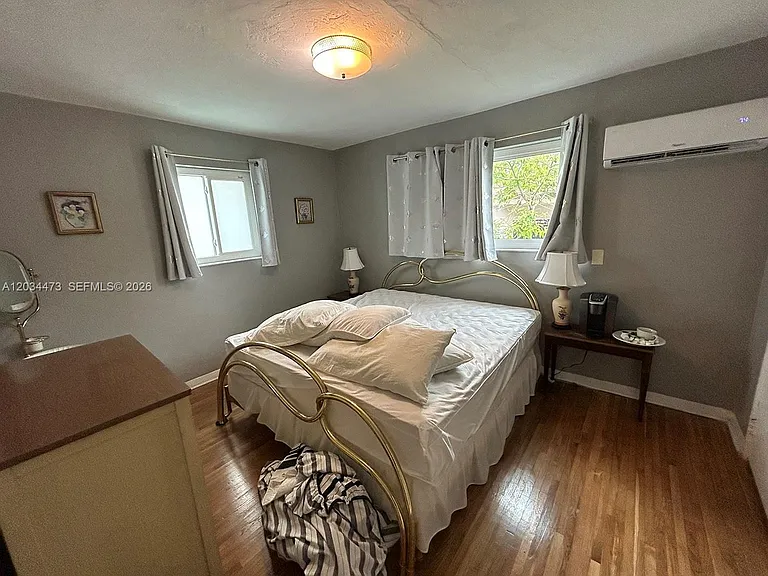 12115 NE Miami Ct — Photo 9