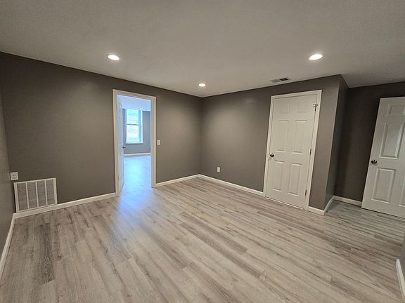 4th image of 918 Main St #2