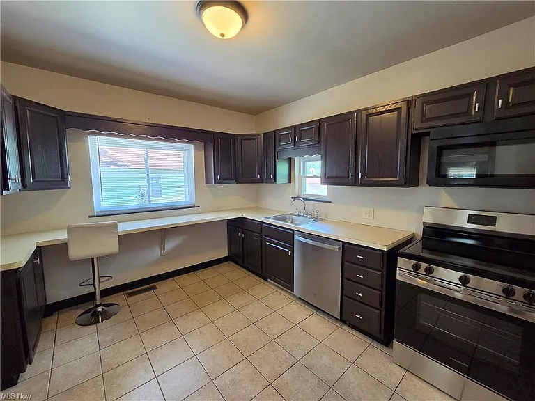 5223 Paine Ave — Photo 6