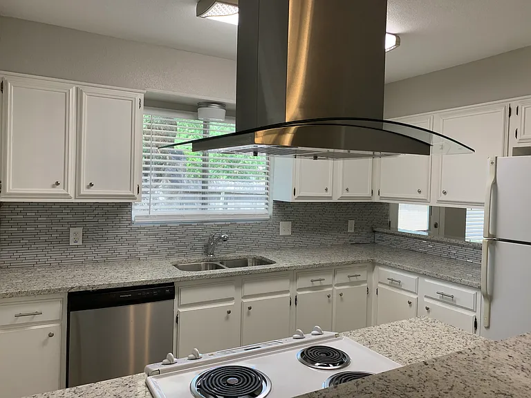 105 Travertine Ln #B — Photo 9