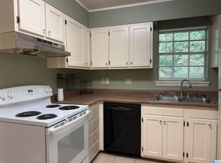 2100 Montreat Dr APT D, Vestavia Hills, AL 35216