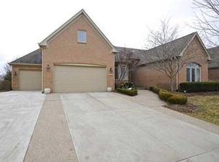 1633 Rosebud Ln, Greenwood, IN 46143