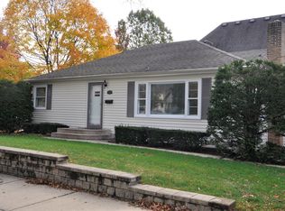 110 W 12th Ave, Naperville, IL 60563