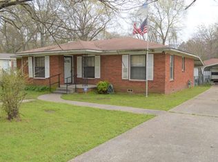 560 Timmins Dr, Waskom, TX 75692