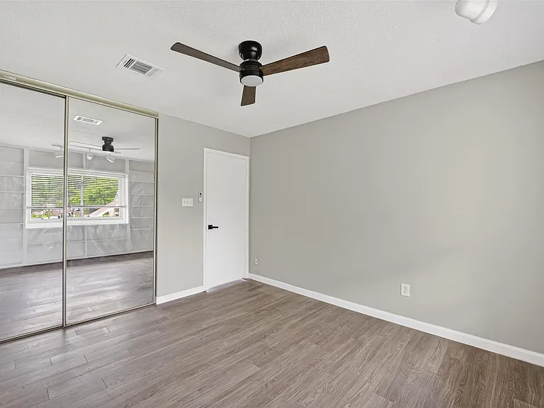 2340 Woodland Park Dr #113 — Photo 37