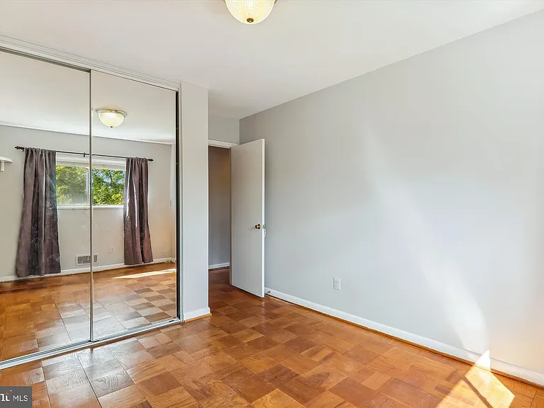 10631 Montrose Ave #M-202 — Photo 26