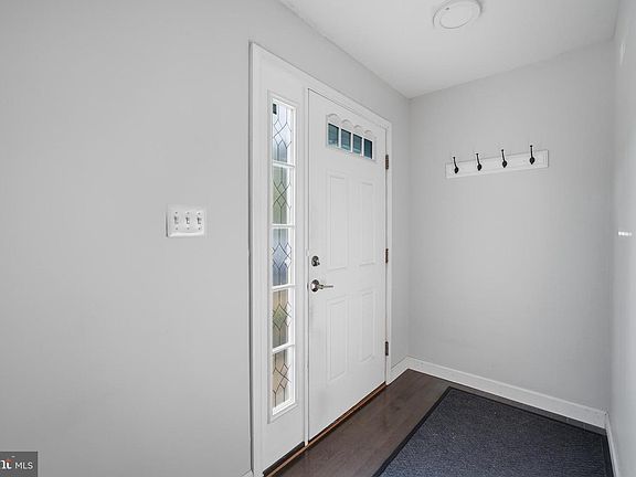 4th image of 837 Vanderbilt Ter SE