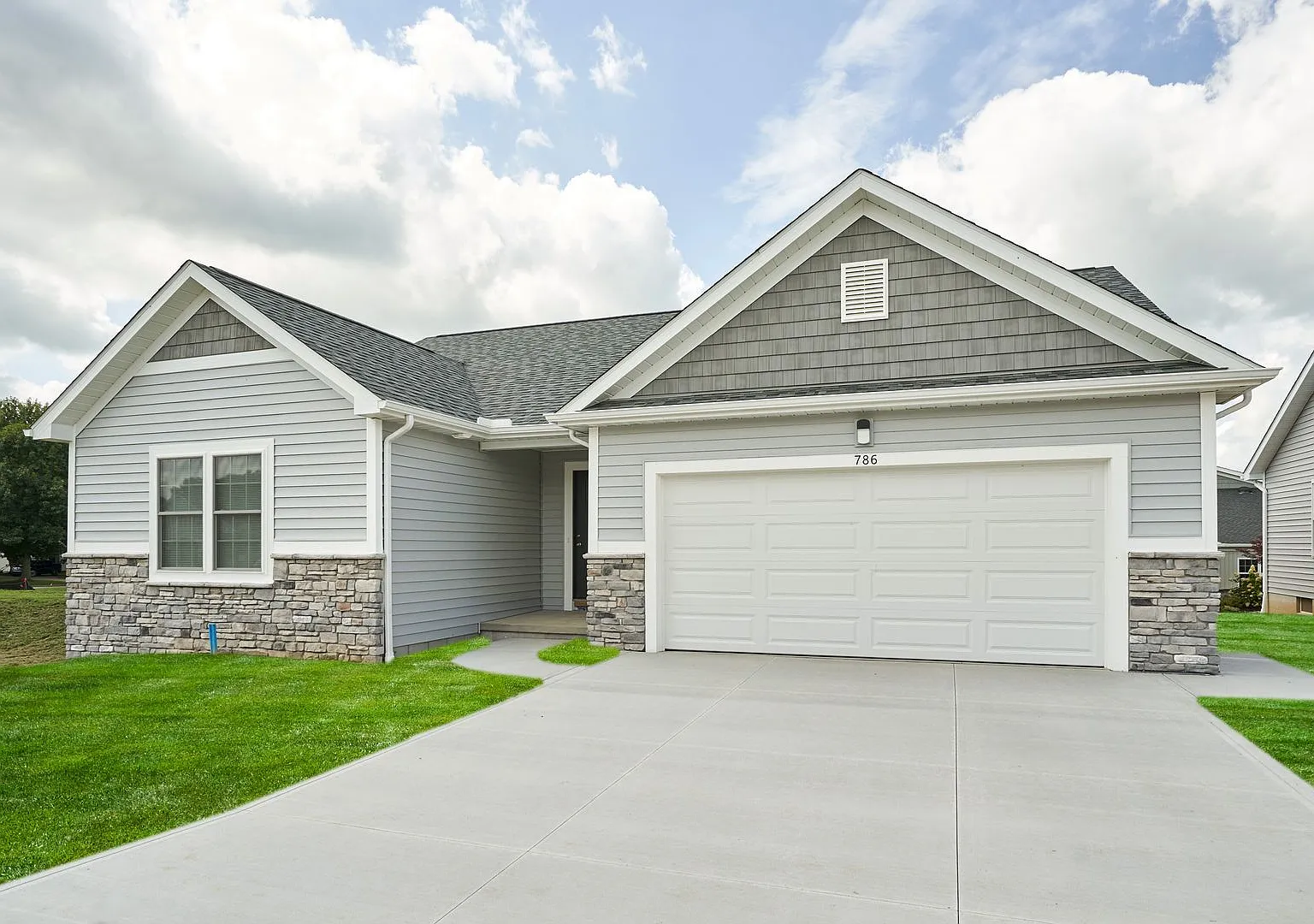 786 Glory Drive — Photo 1