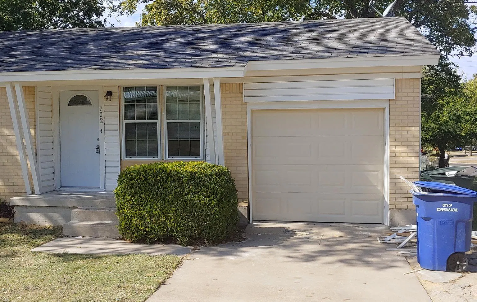 702 Shady Ln — Photo 1