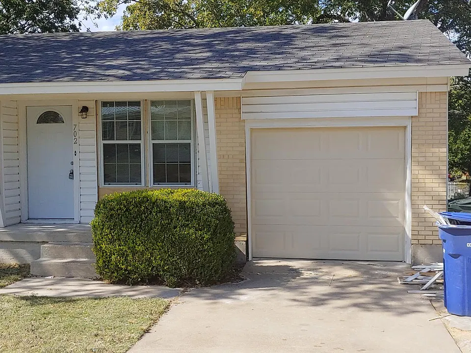 702 Shady Ln