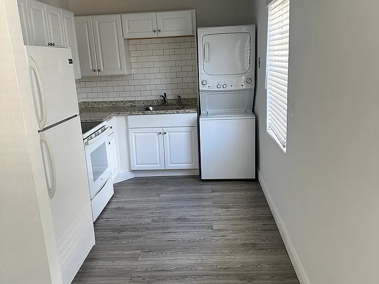 535 Spencer Dr #8 — Photo 2