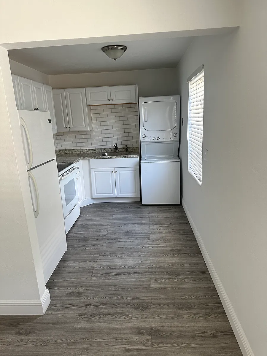 Building Photo - 535 Spencer Dr #8