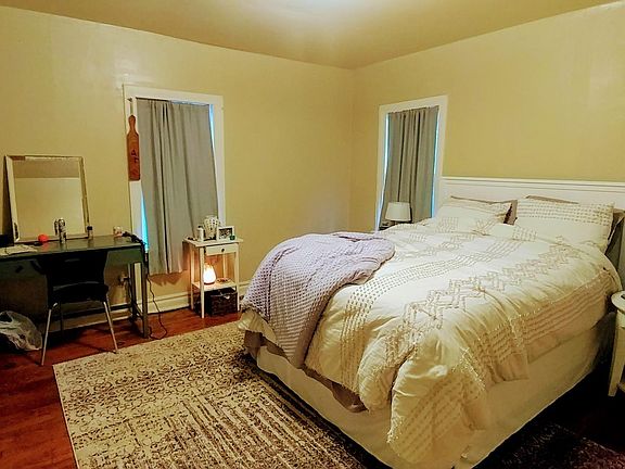 Huge Bedroom that fits King Size Bed