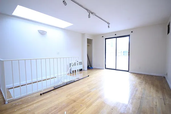 Rented by Dynamik Realty | media 30