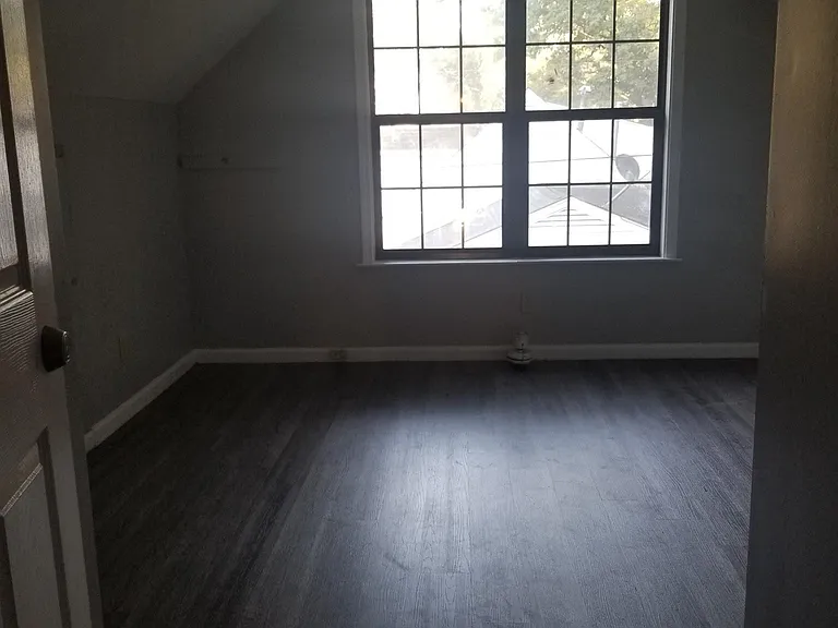4825 Rolling Fields Dr — Photo 18