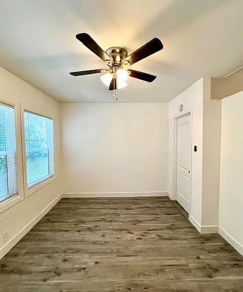 527 E 3rd St #20 — Photo 8