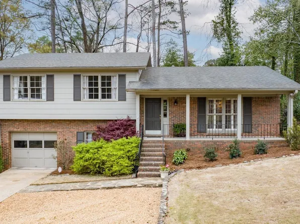 645 Bienville Ln, Birmingham, AL 35213