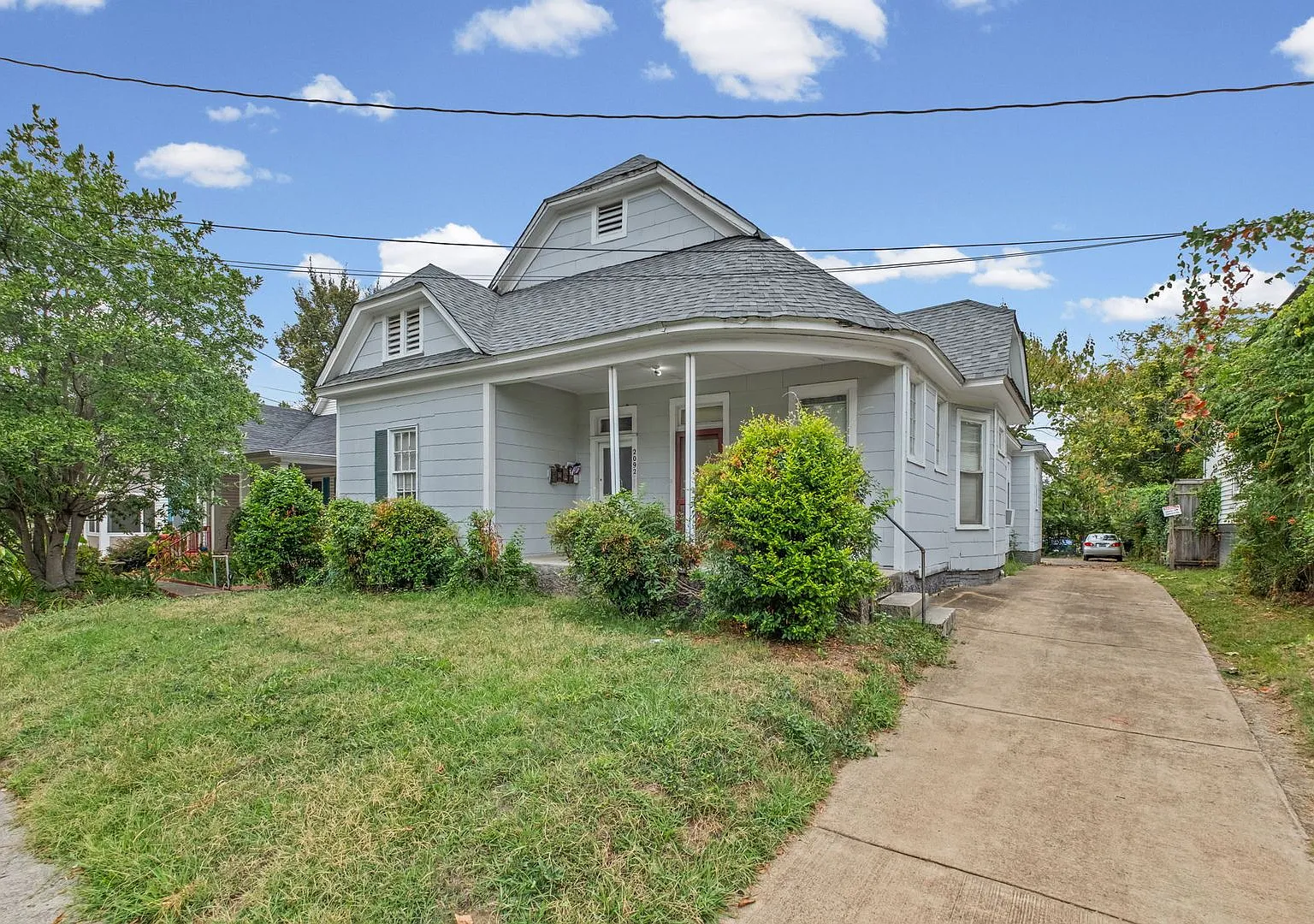2092 Linden Ave — Photo 1