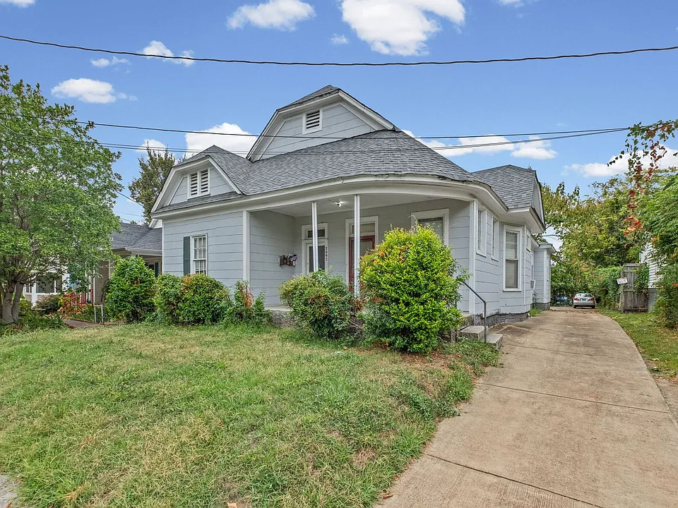 2092 Linden Ave