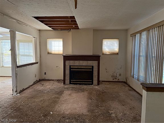 4th image of 3750 Central Ave