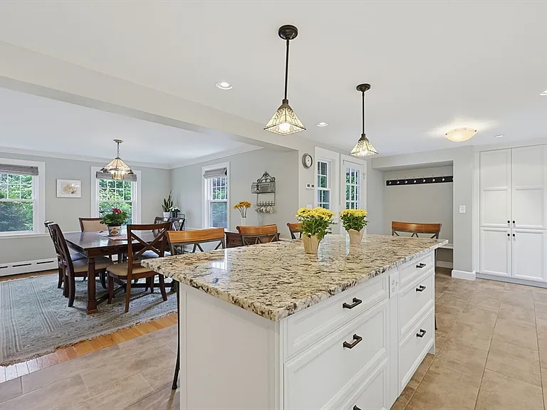 11 Hatfield Rd — Photo 4