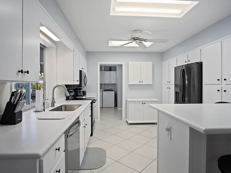 1360 SW Albatross Way — Photo 23