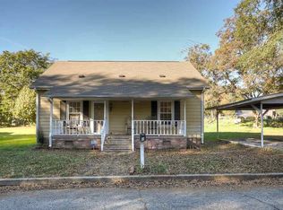 2 Gallivan St, Greer, SC 29650