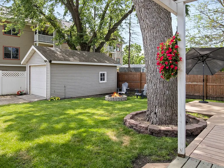 Back porch / yard