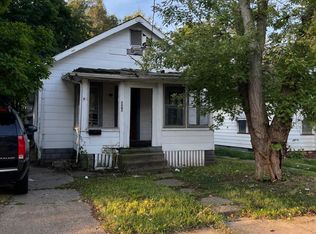 2402 W Howett St, Peoria, IL