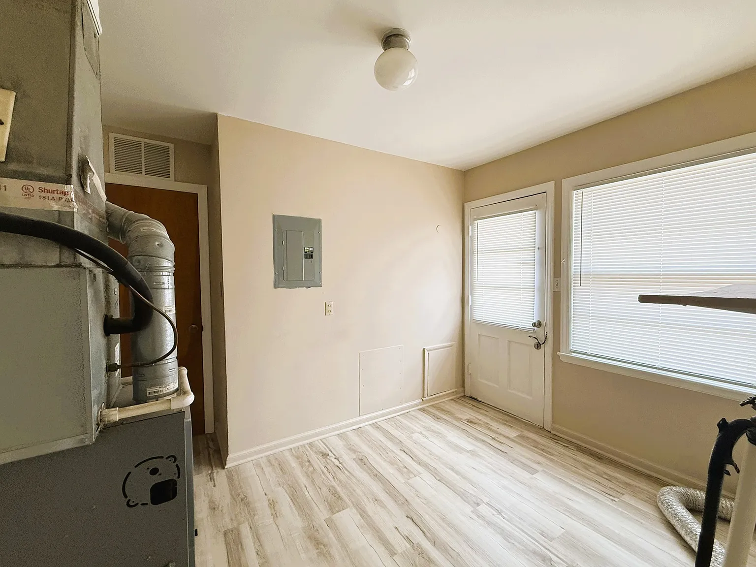 2 bed, 1000 sqft, $825 — Photo 4