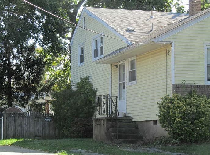 2nd image of 133 Ivins Ave
