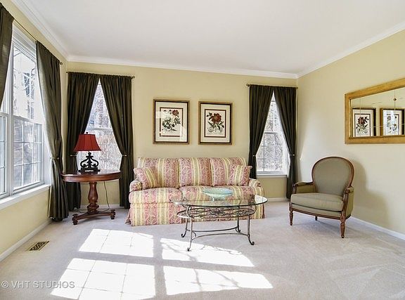 2nd image of 3 N Chestnut Ct