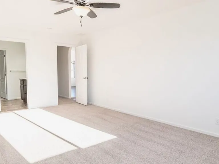 4662 W Tramore Dr — Photo 10