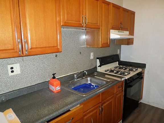 5th image of 439 66th St