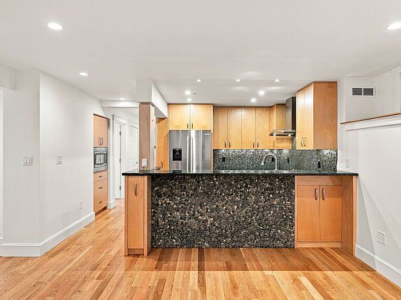 3rd image of 1 Smith Ln #C