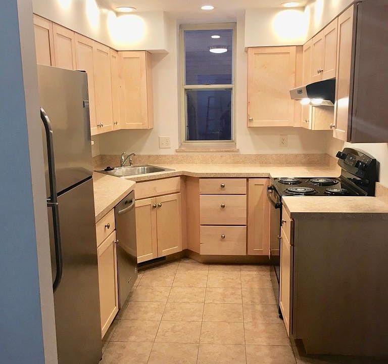 1st image of 3455 Park Ave