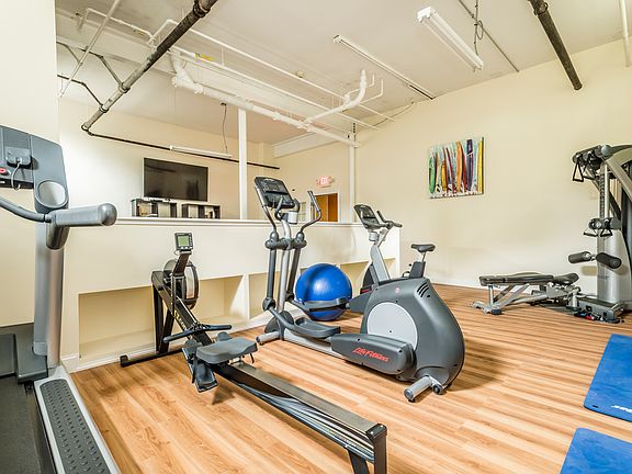 5th image of 123 Highland Ave #30