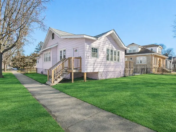 139 N Grant St, Westmont, IL 60559