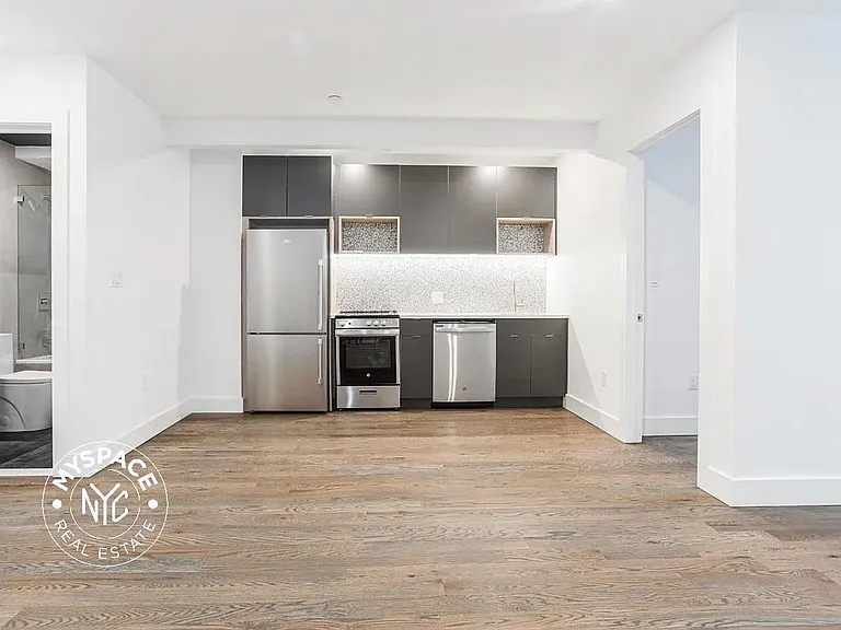224 Hawthorne St #5B — Photo 2