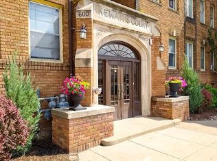 600 W Franklin Ave #0DC357A40, Minneapolis, MN 55405