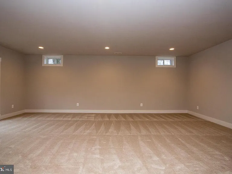6928 Regent Ln — Photo 63