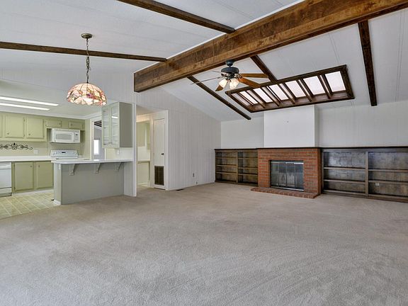 4th image of 280 Summer Cir