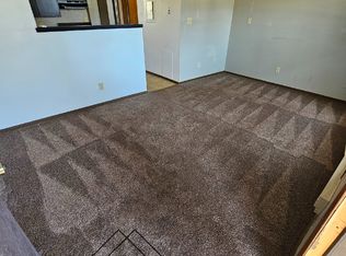 3719 W 9th St APT 2, Waterloo, IA 50702