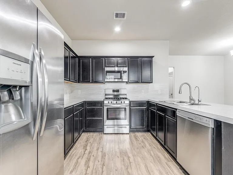 14214 Glacier Bay Ct — Photo 11