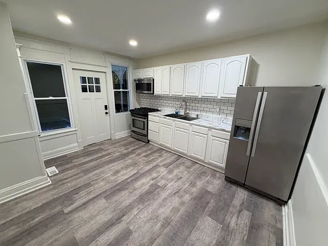 1 bed, $899 — Photo 2